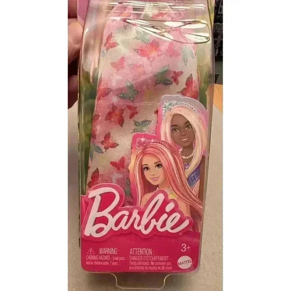 NEW - BARBIE FAIRYTALE ROYAL PINK TOP New 2024 Gold & Pink Hair - Picture 2 of 6